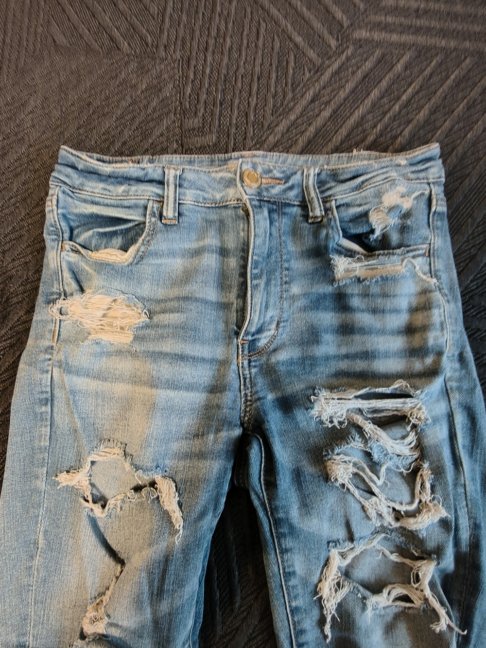 American Eagle Outfitters Light Blue Distressed Skinny Jeans